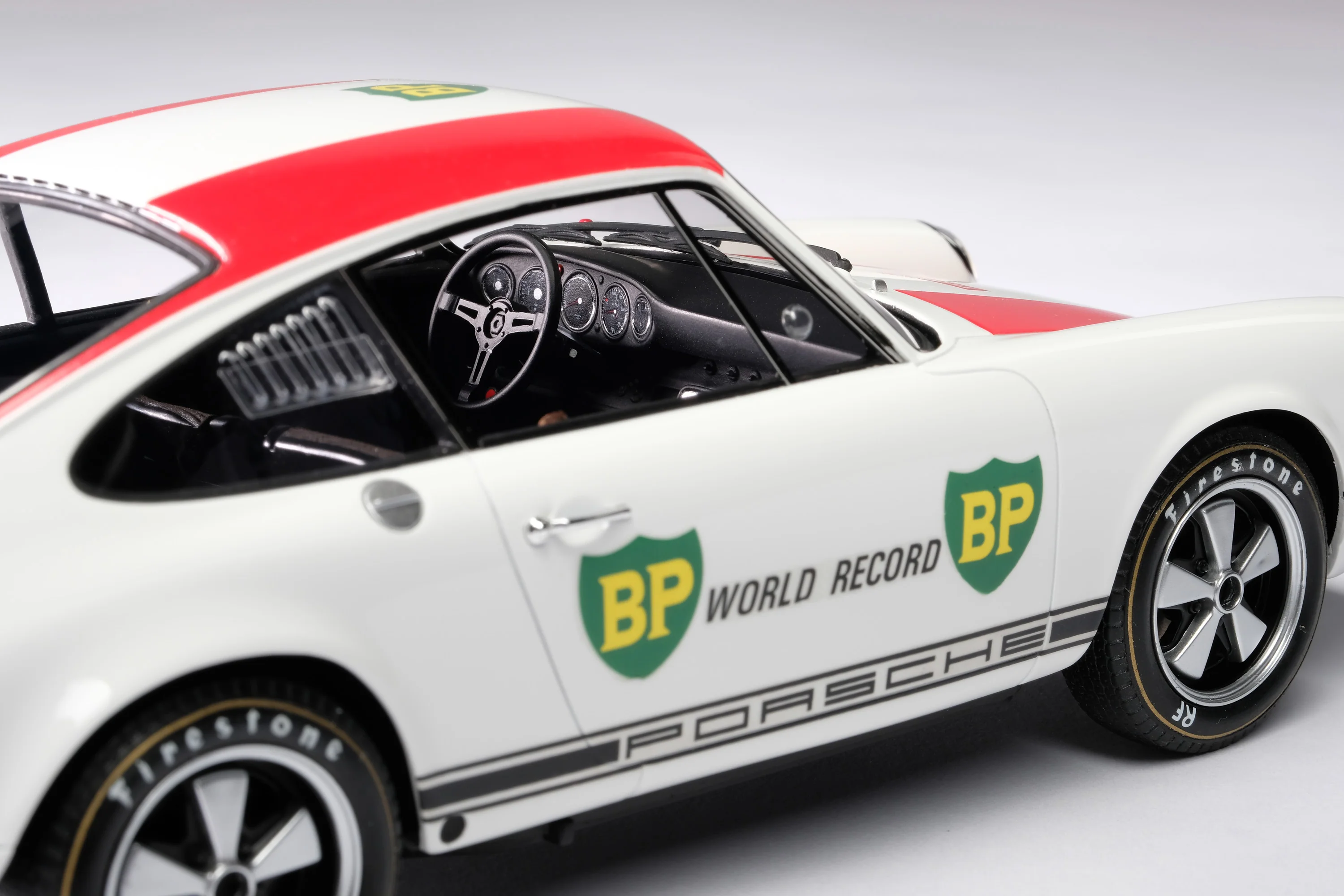Porsche 911 R - 1967 BP World Record - Image 5