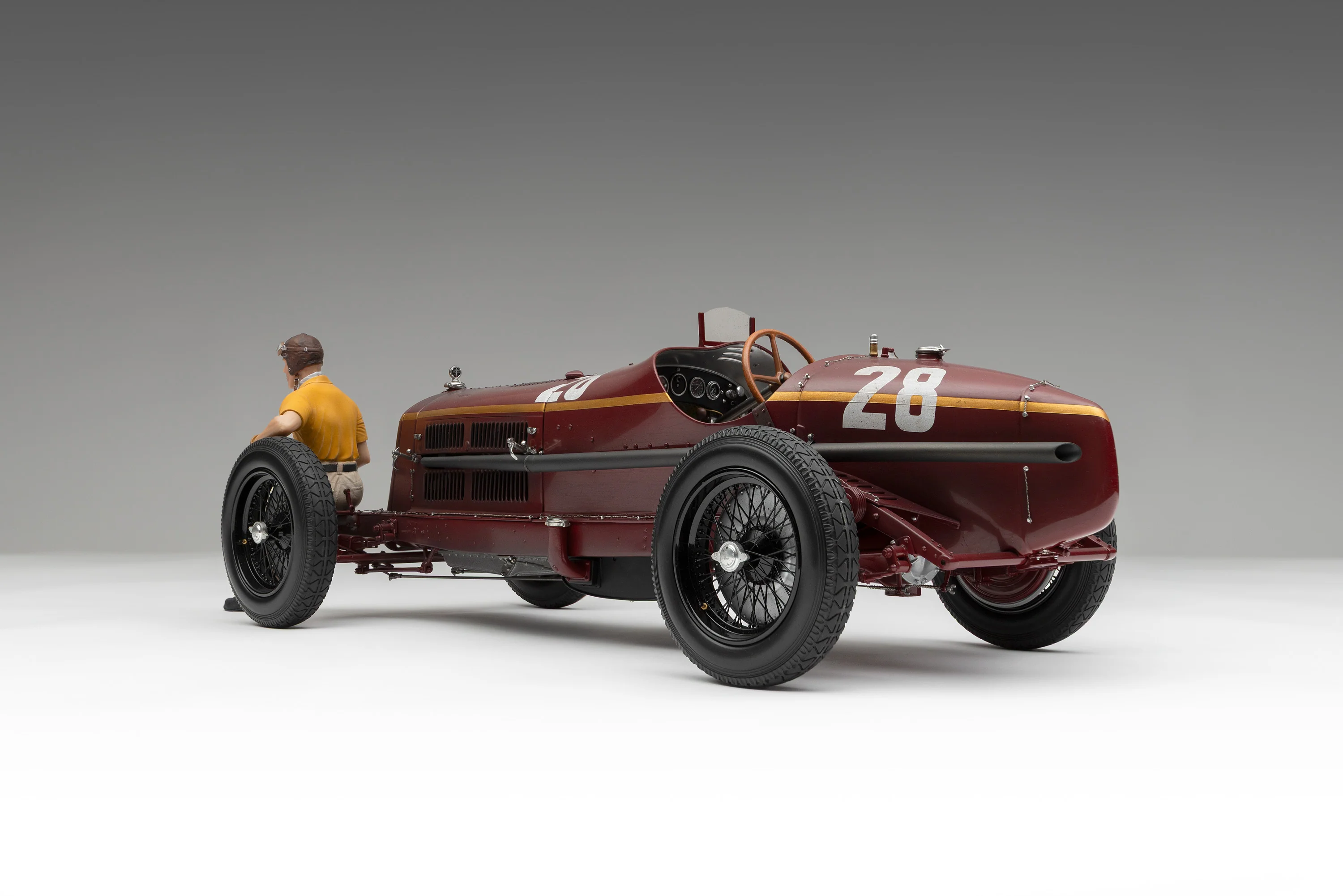 Alfa Romeo 8C 2300 "Monza" - 1932 Monaco Grand Prix Winner - Tazio Nuvolari Figure Edition - Image 12