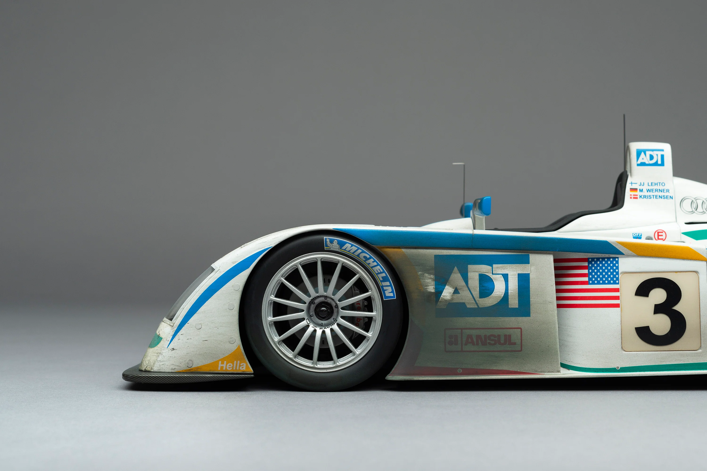Audi R8 - 2005 Le Mans Winner - Race Weathered - Image 13