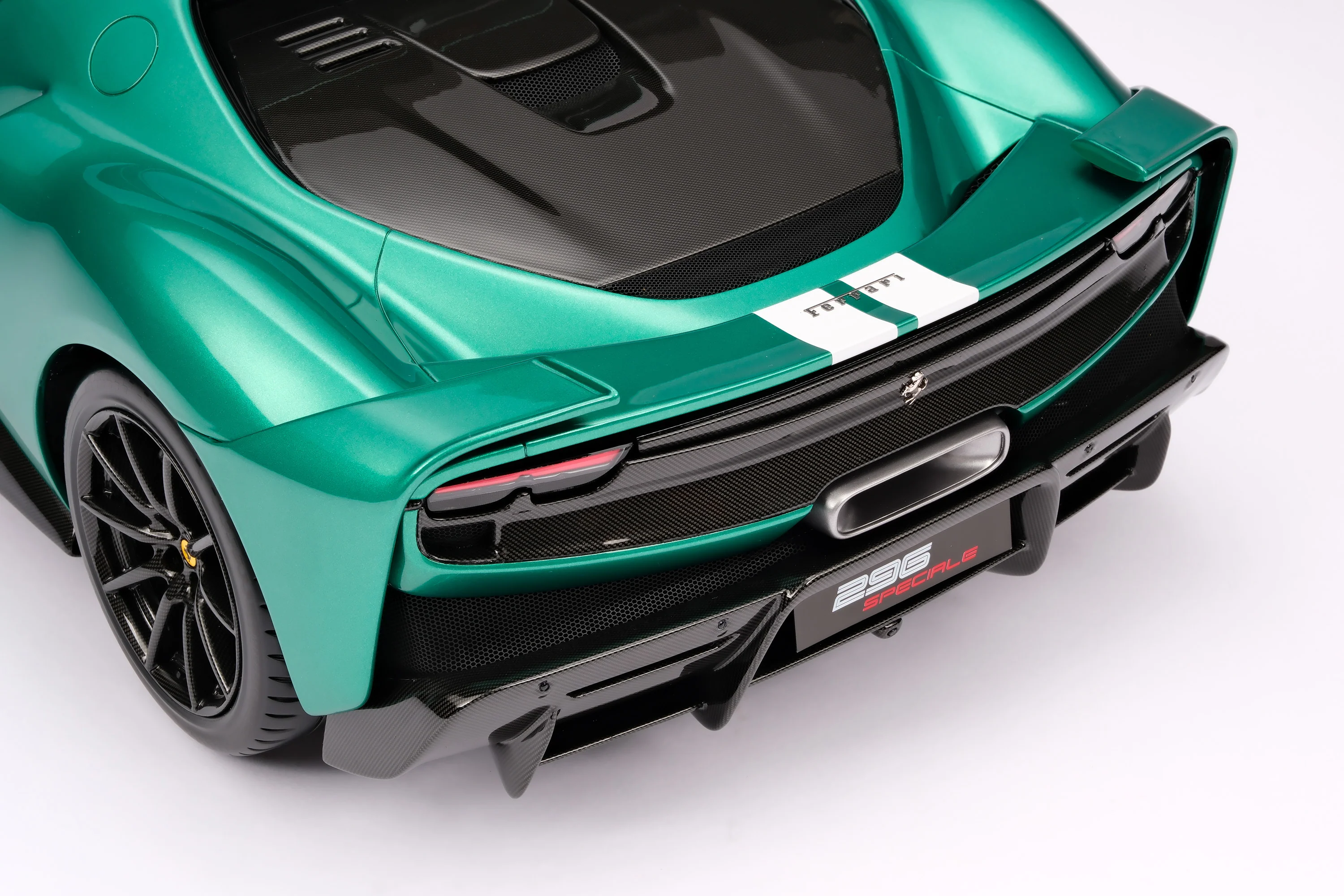Ferrari 296 Speciale (2025) - Verde Nürburgring - Image 15