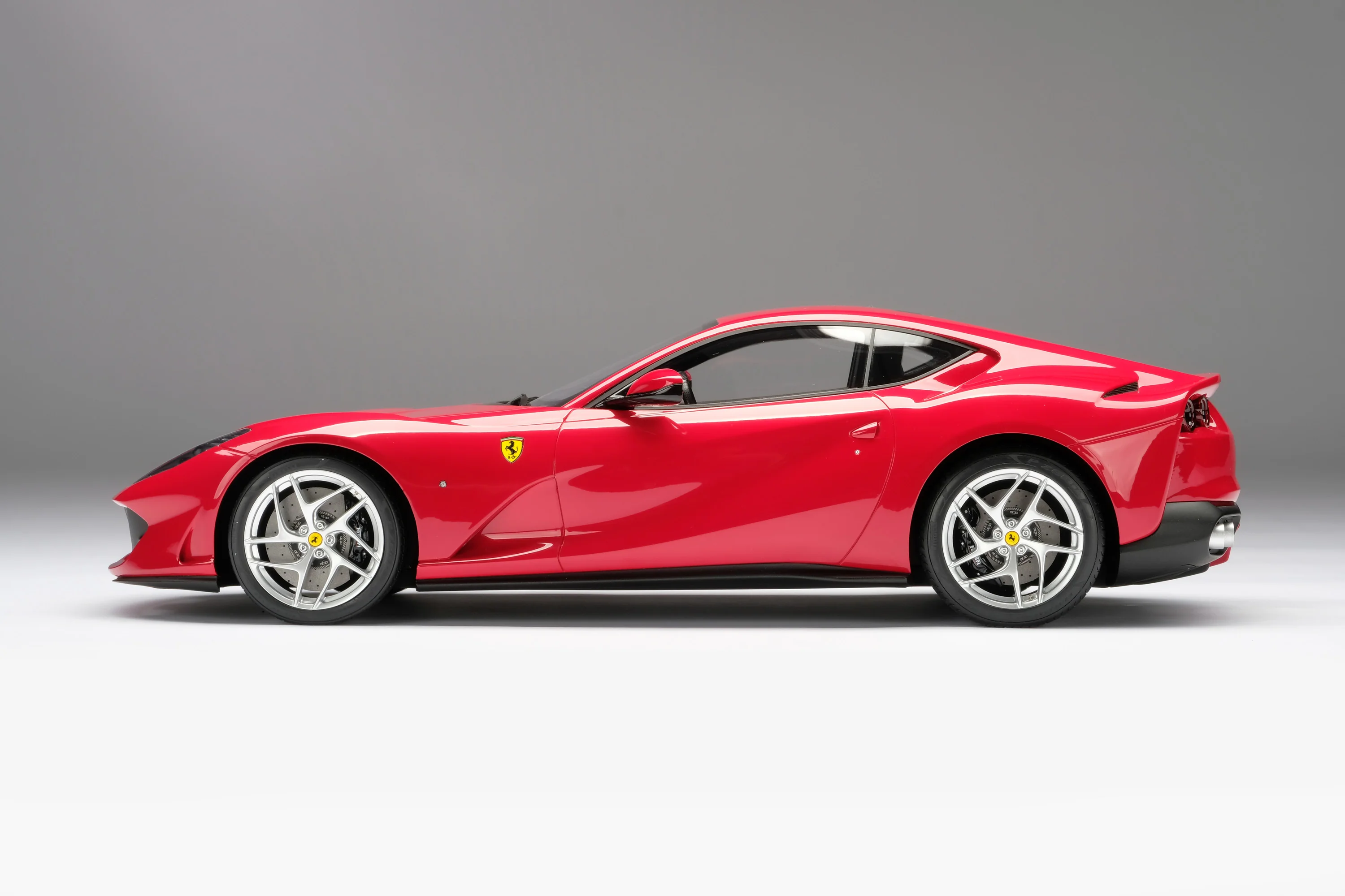Ferrari 812 Superfast - Image 15
