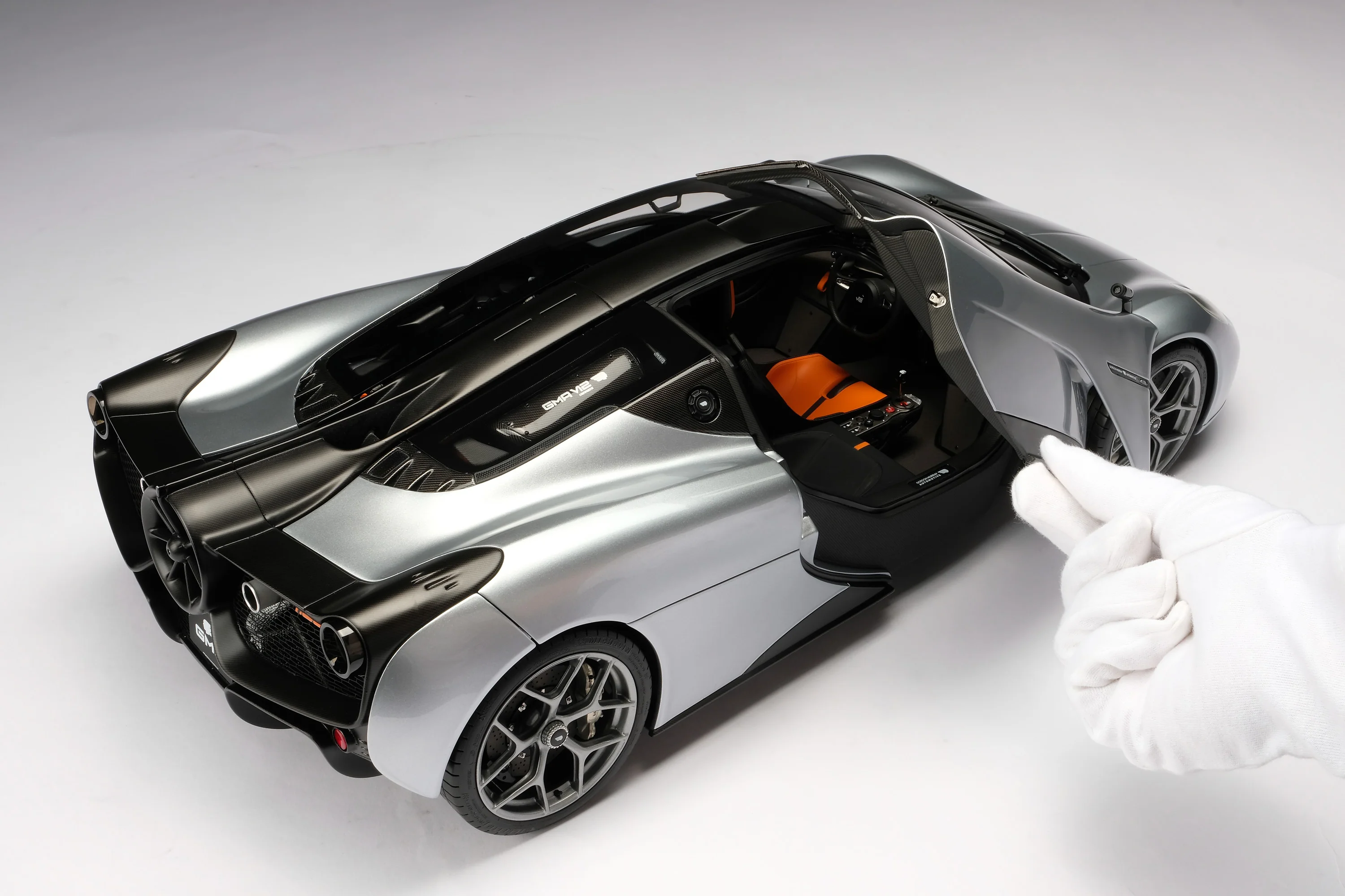 Gordon Murray Automotive T.50 (2023) - Image 3