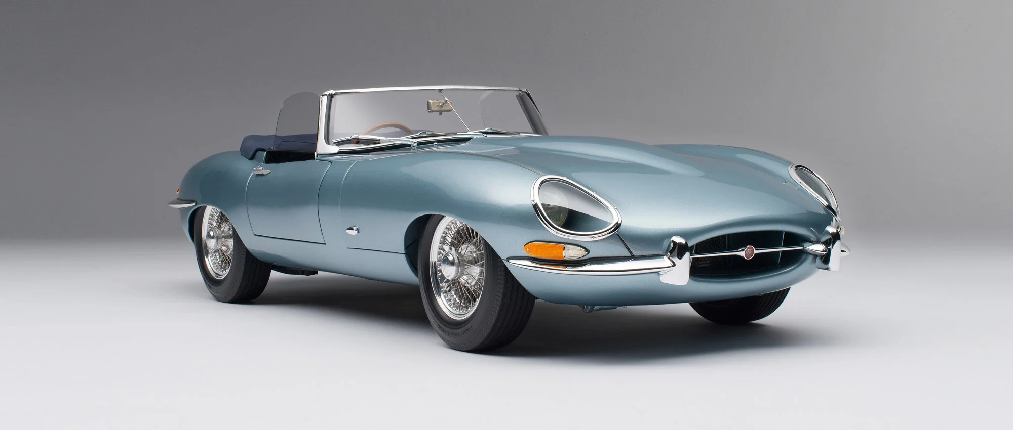 Jaguar E-type Roadster (1961) - Image 2