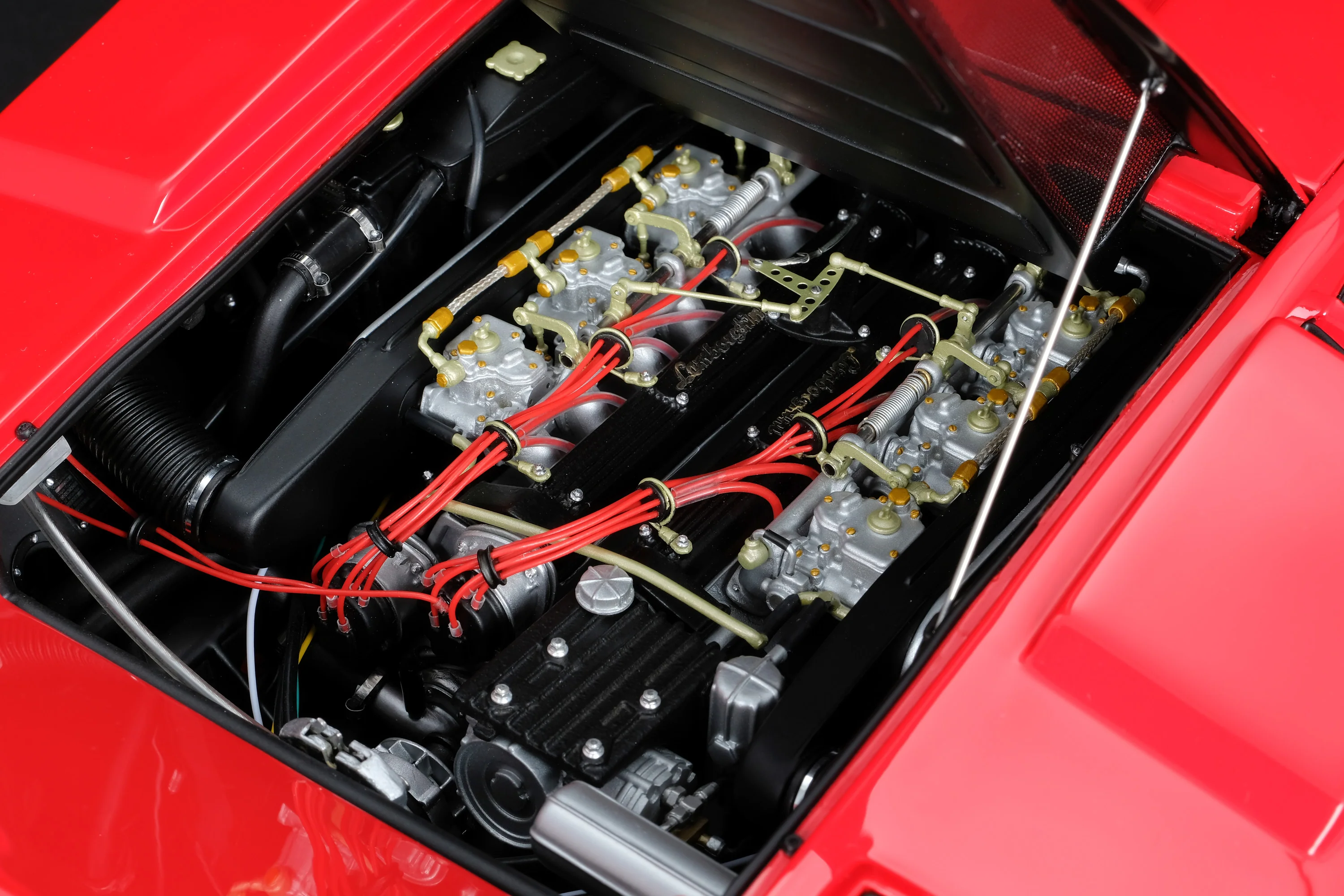 Lamborghini Countach LP400 (1974) in Rosso at 1:8 scale - Image 10