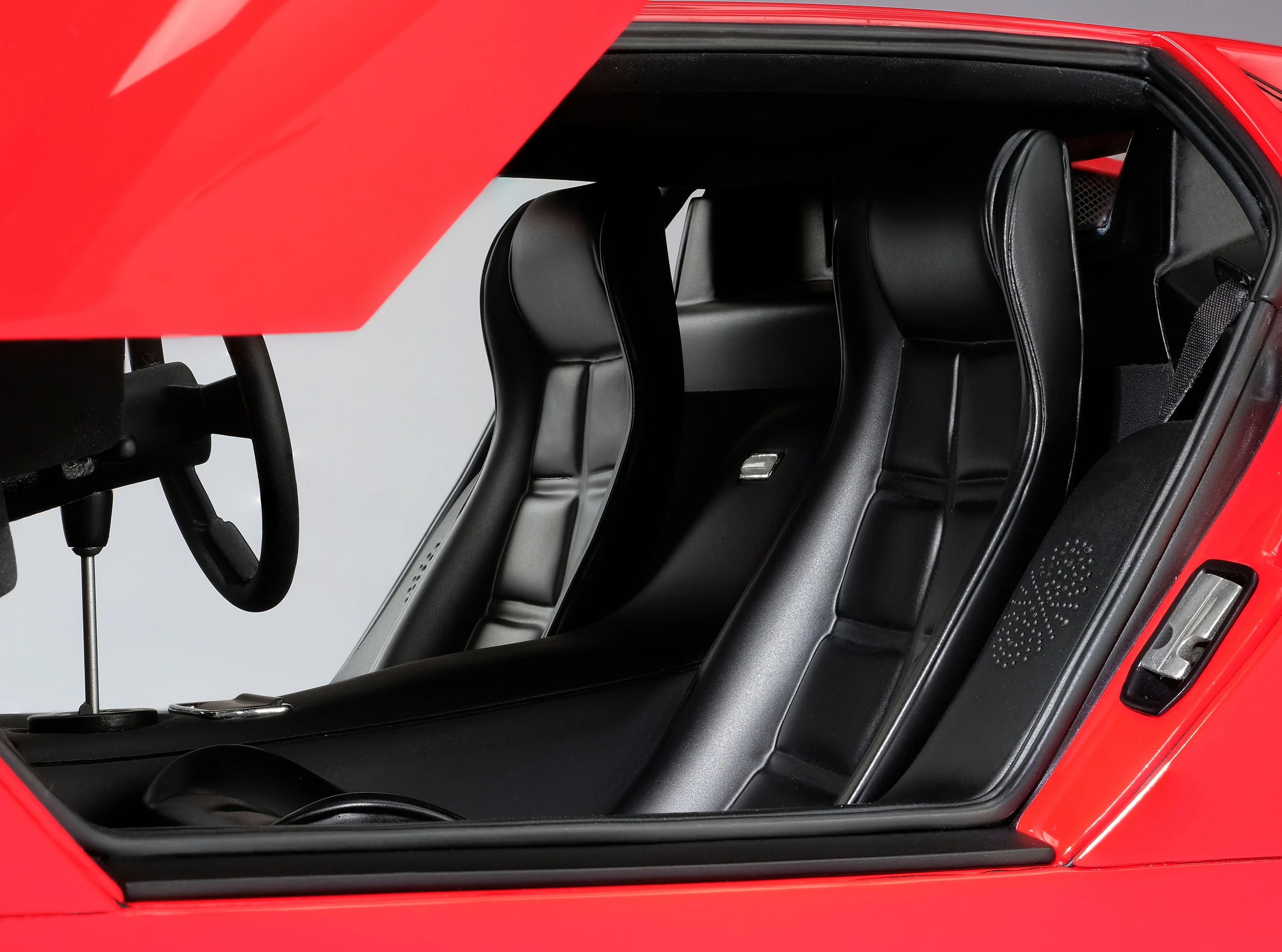 Lamborghini Countach LP400 (1974) in Rosso at 1:8 scale - Image 8