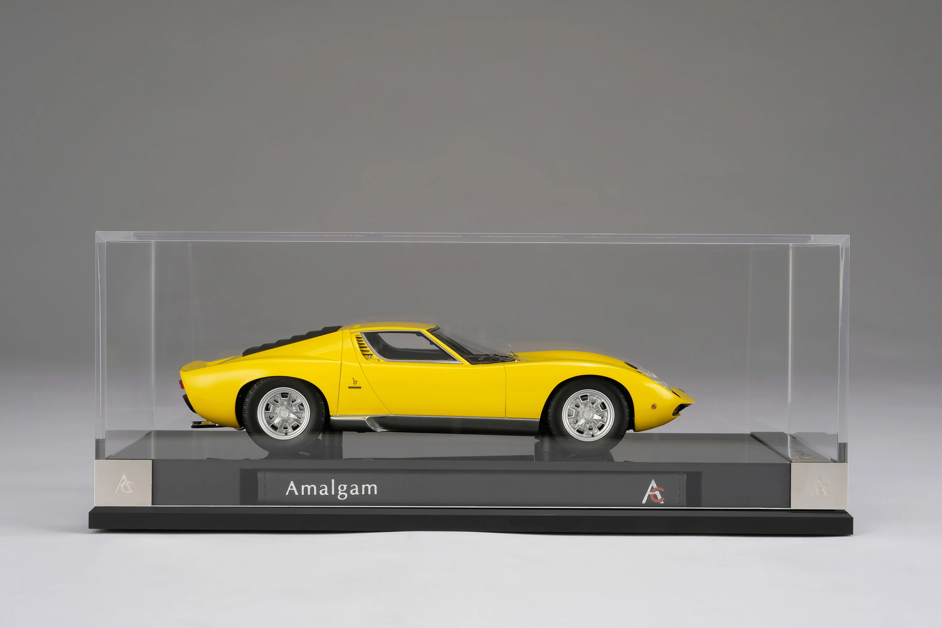 Lamborghini Miura P400 SV - Image 15