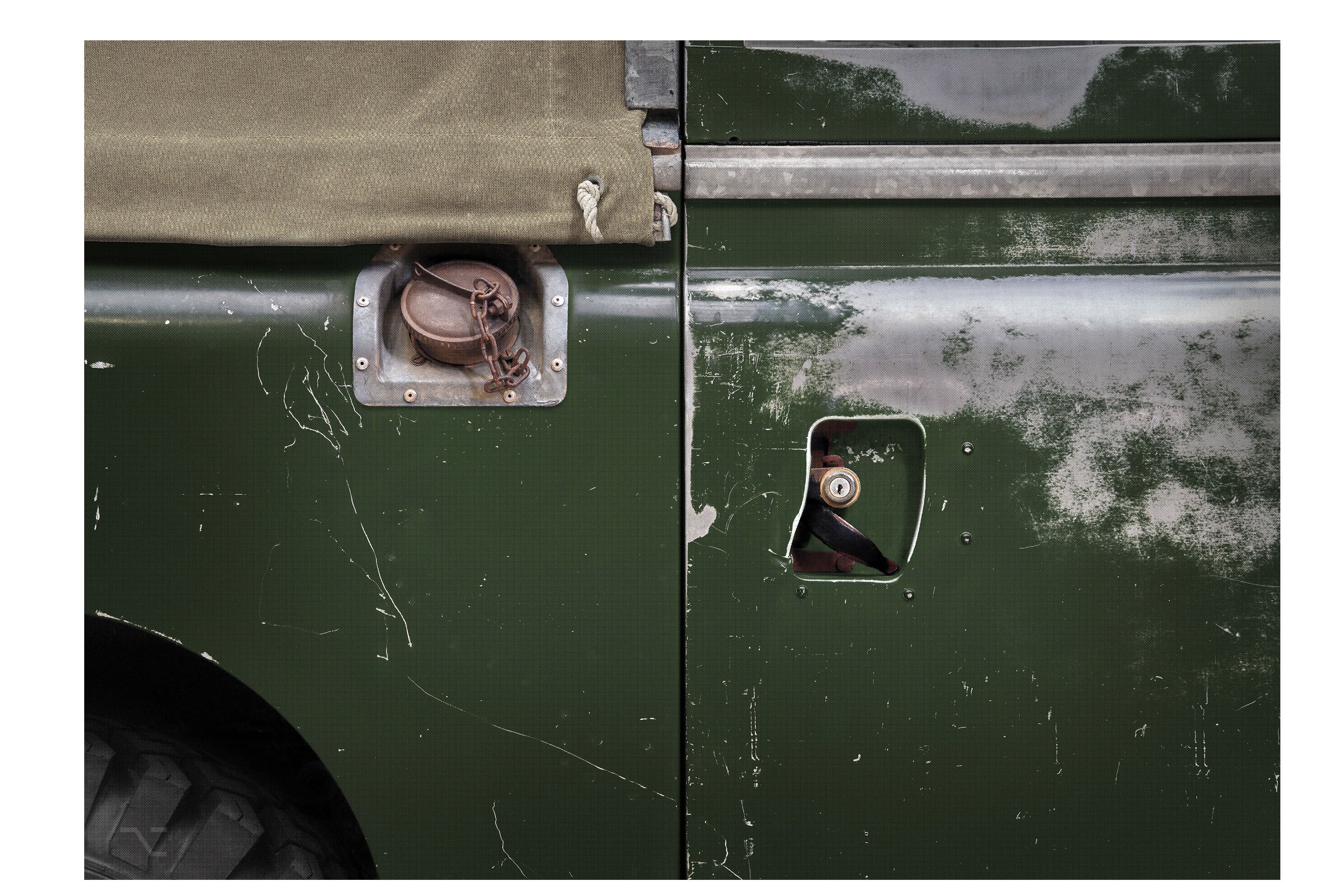 Land Rover Series 2a - 60cm Half Tone Flat Bed Print - Side View