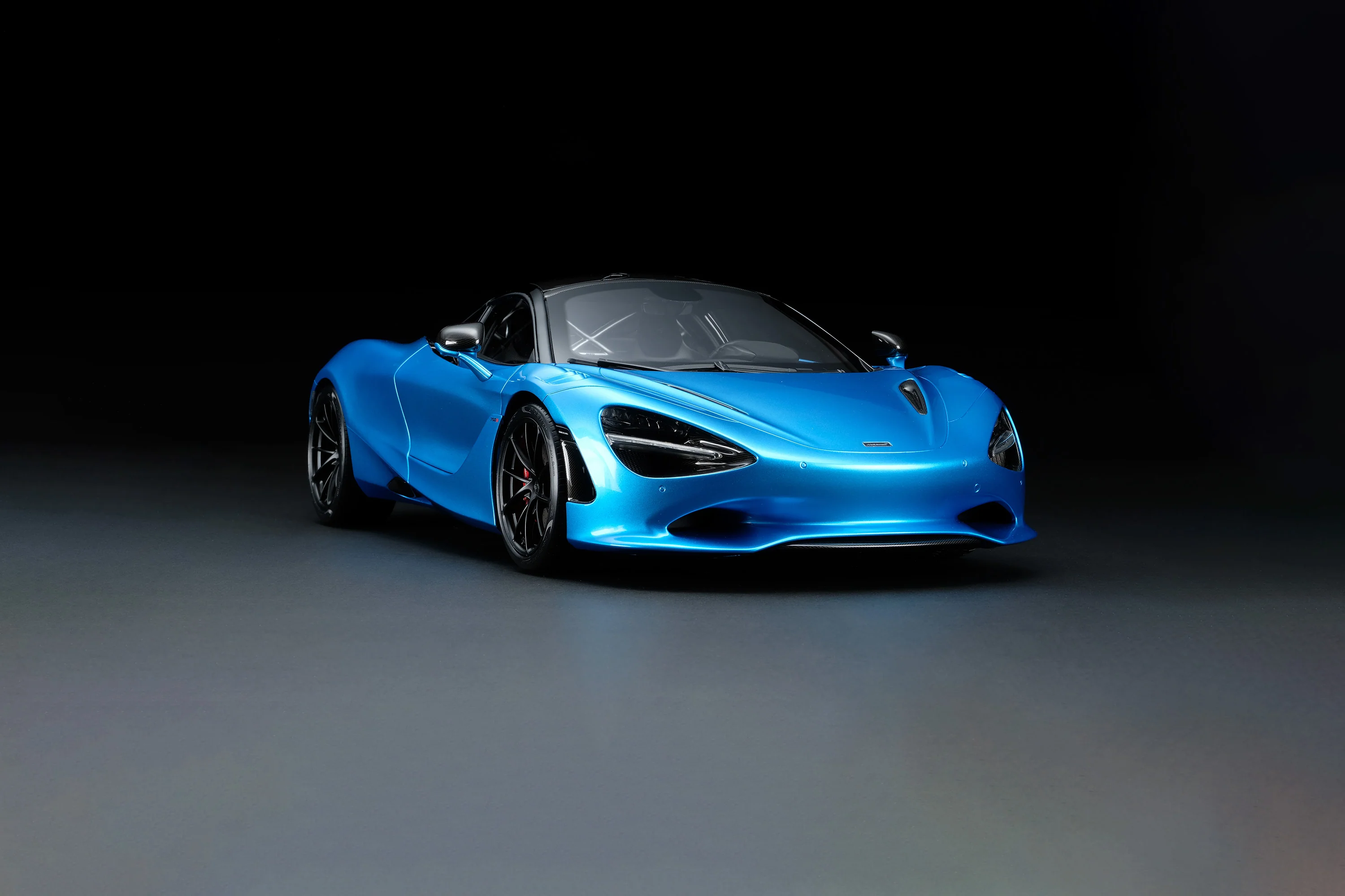 McLaren 750S Coupe (2023) - Image 2