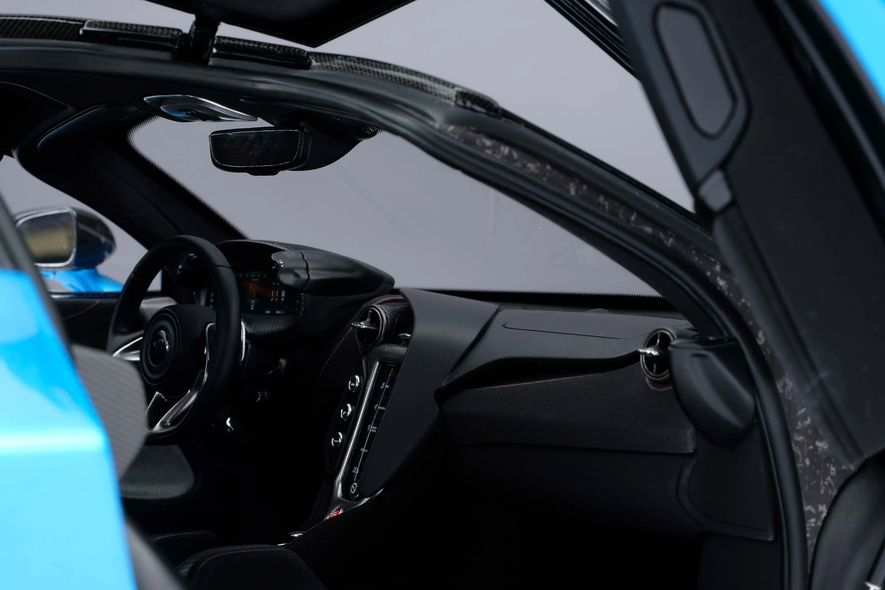 McLaren 750S Coupe (2023) - Image 8
