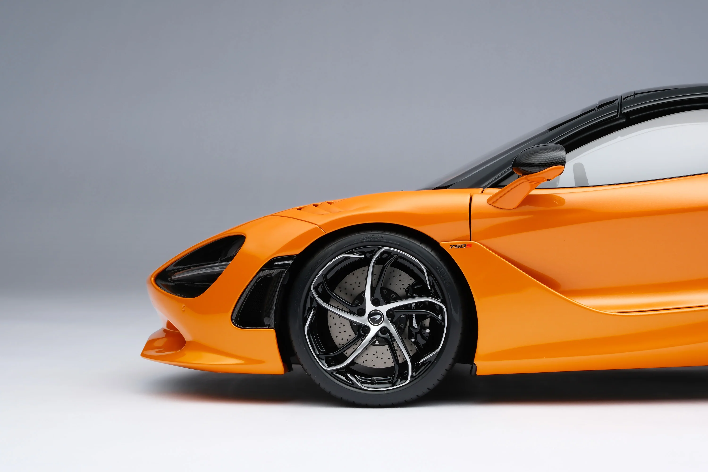 McLaren 750S Spider (2023) - Image 16