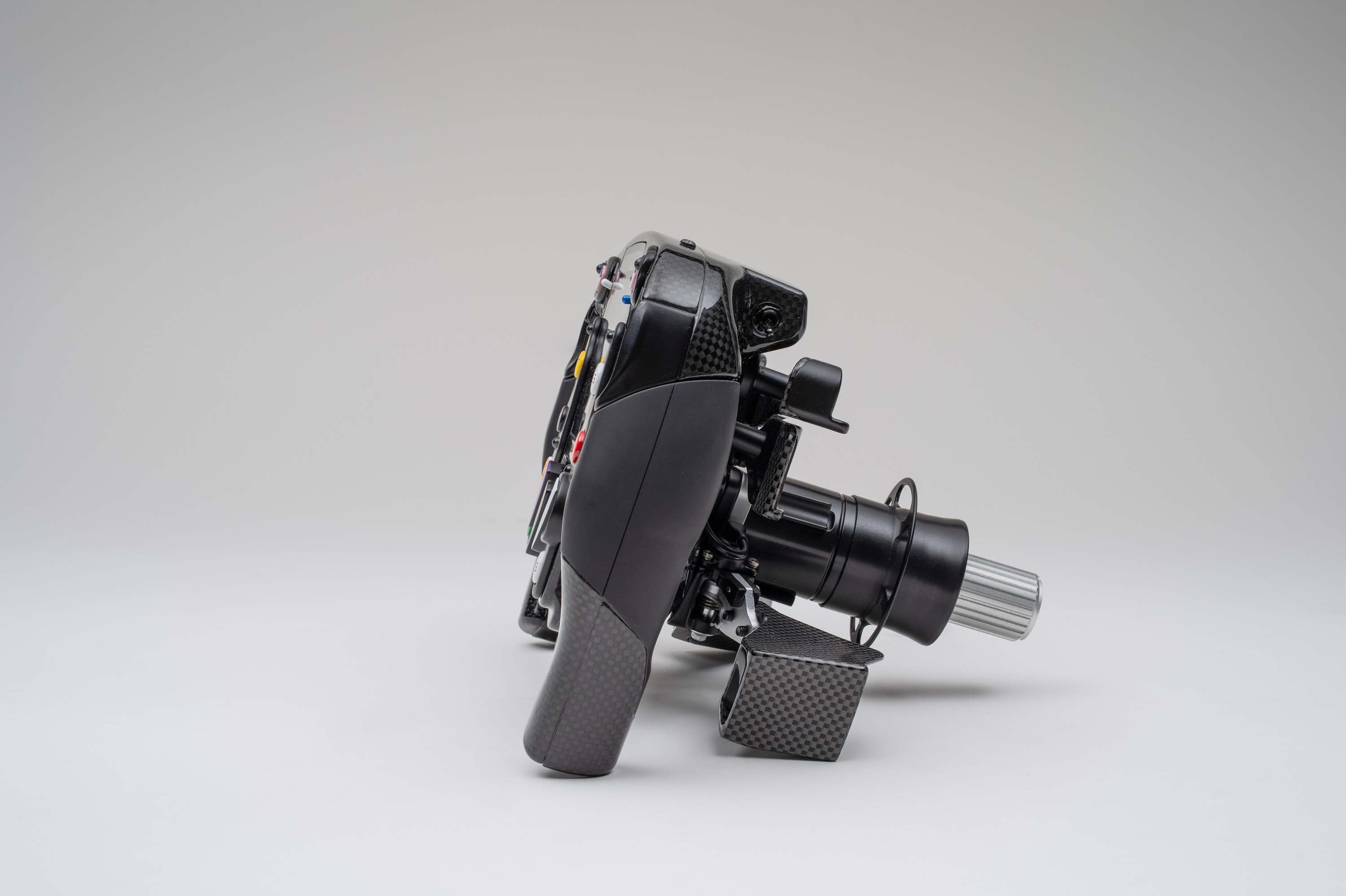 McLaren MCL38 Steering Wheel (2024) - Image 10
