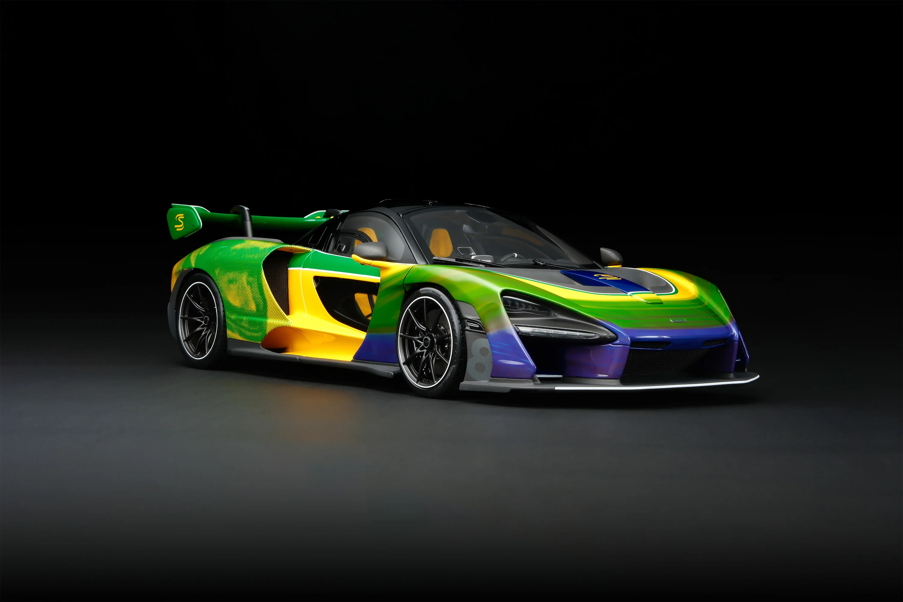 McLaren Senna in Senna Sempre Livery (2024) - Image 2