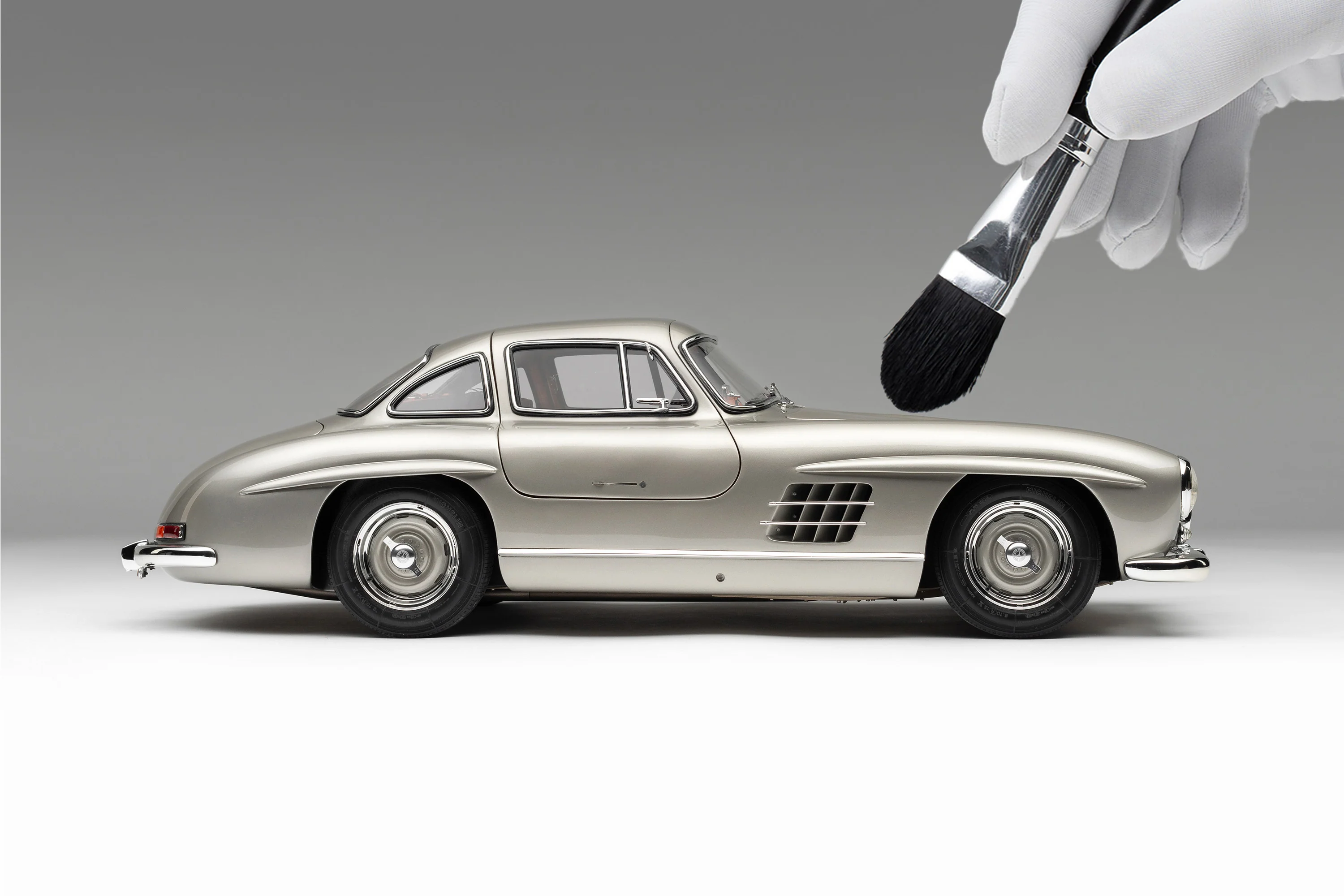 Mercedes-Benz 300 SL Gullwing - Image 2