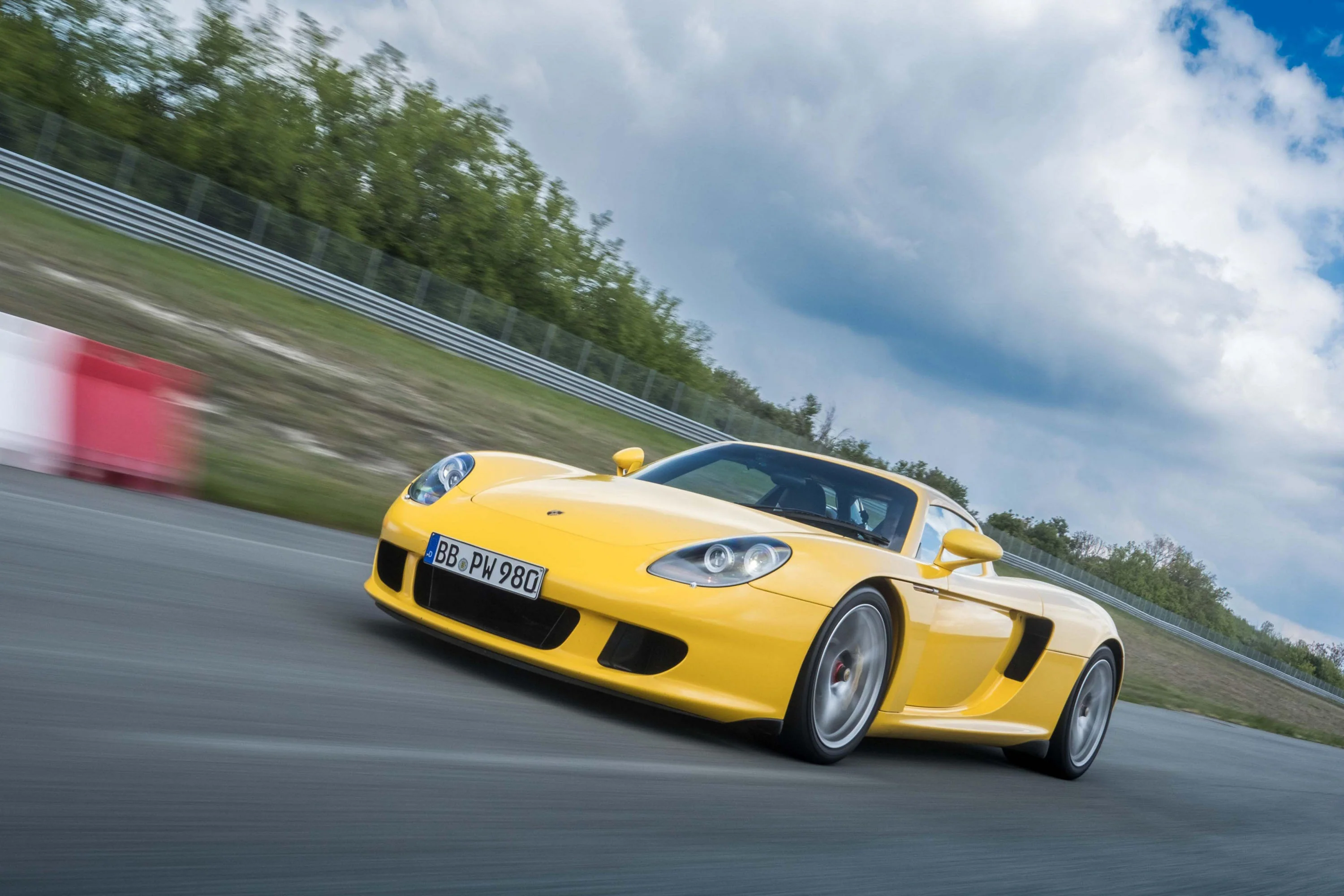 Porsche Carrera GT - Image 7