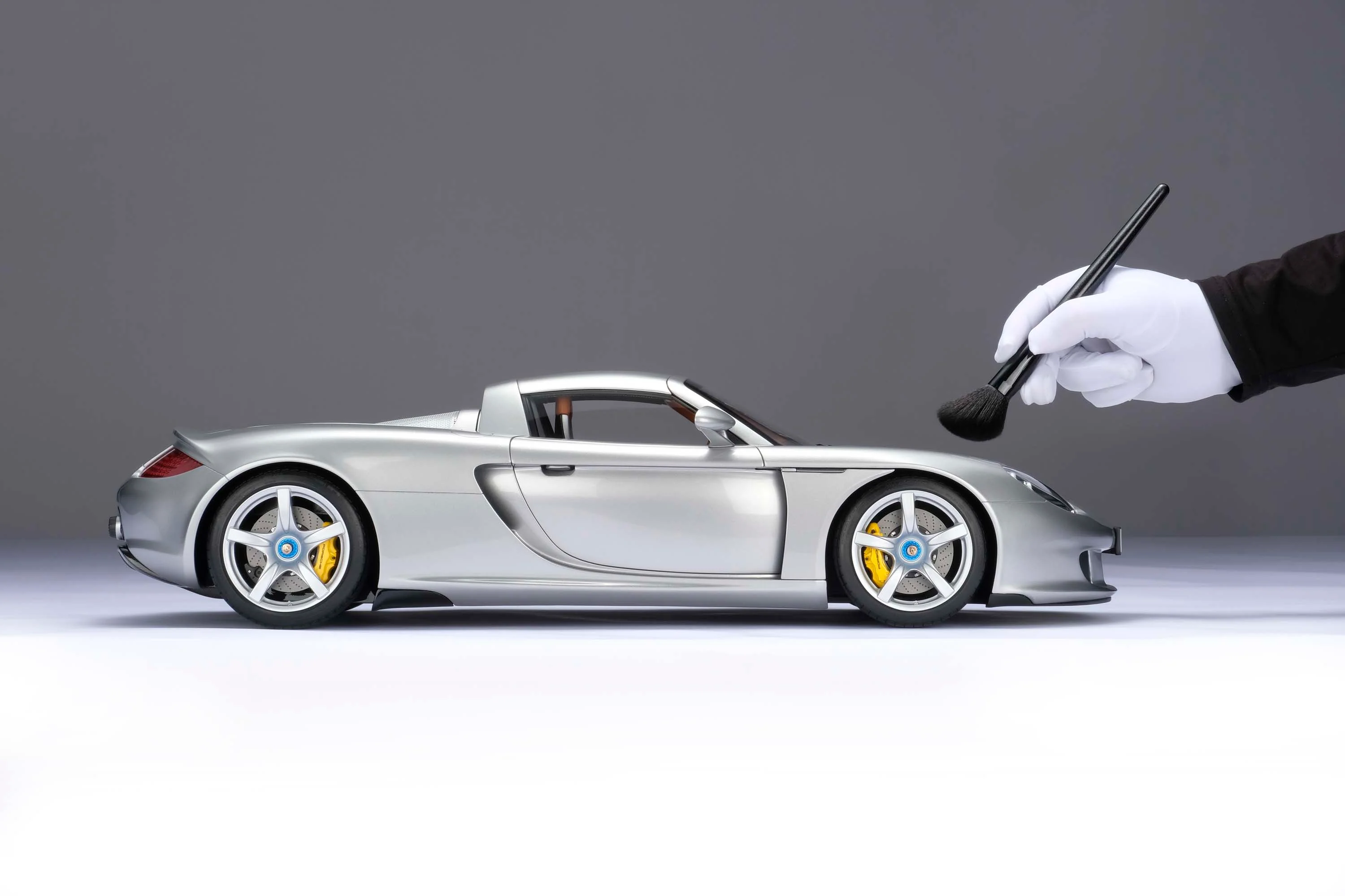 Porsche Carrera GT (2003) - Image 4